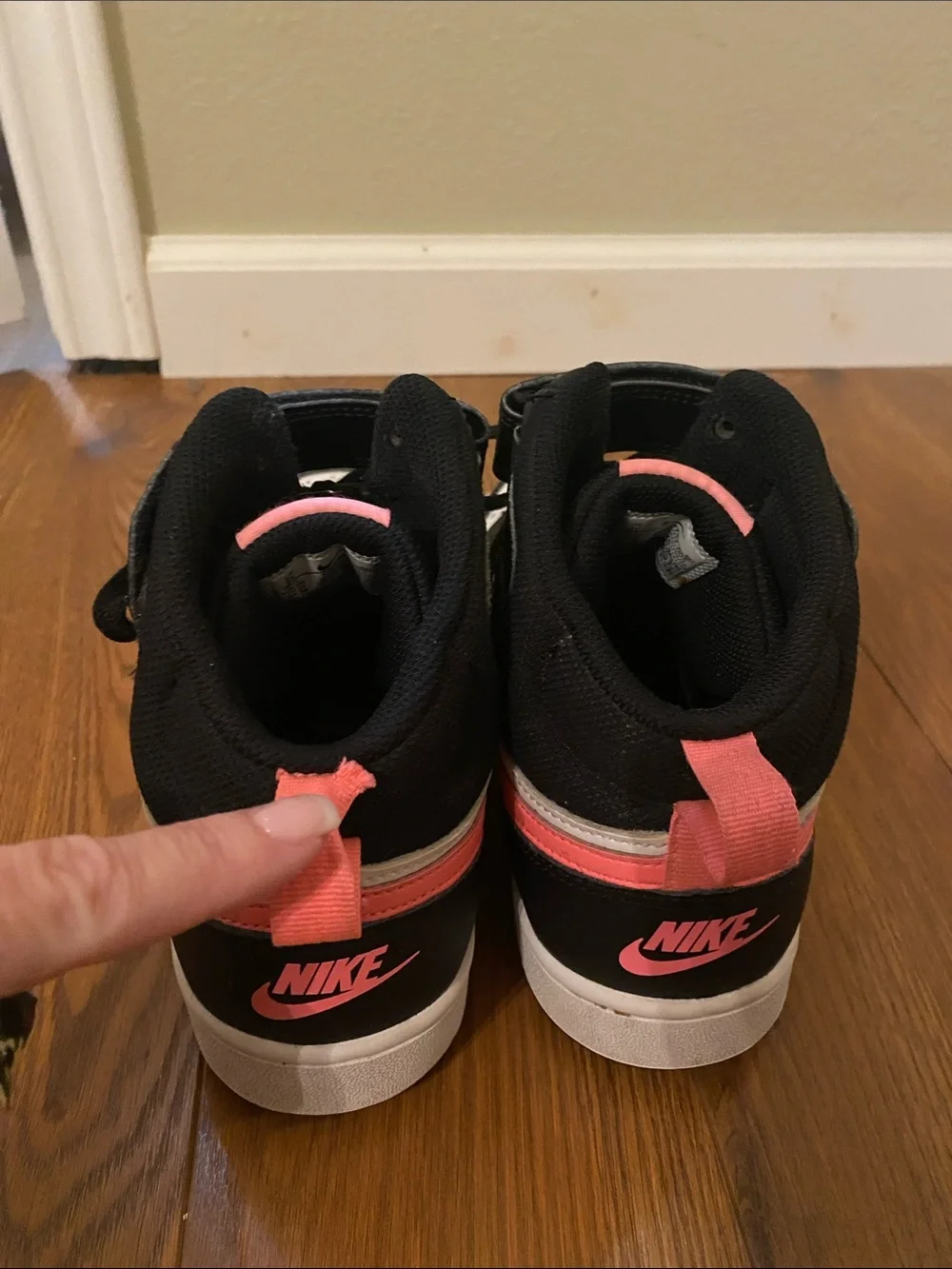 Nike Big Kids High-Top Court BOROUGH MID 2 Sneakers in Black, White & Pink